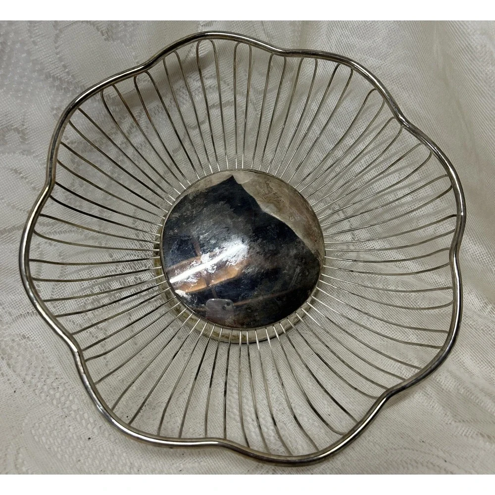 Vintage Deco‎ Silver Plate Wire Bread Fruit Basket With Scalloped Edges MCM